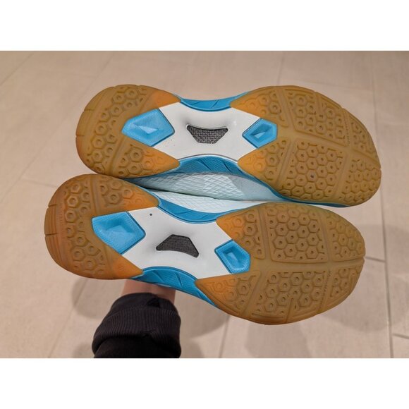 Yonex Power Cushion AERUS Badminton Shoes – Women’s 9 – Non-Marking - Picture 4 of 5